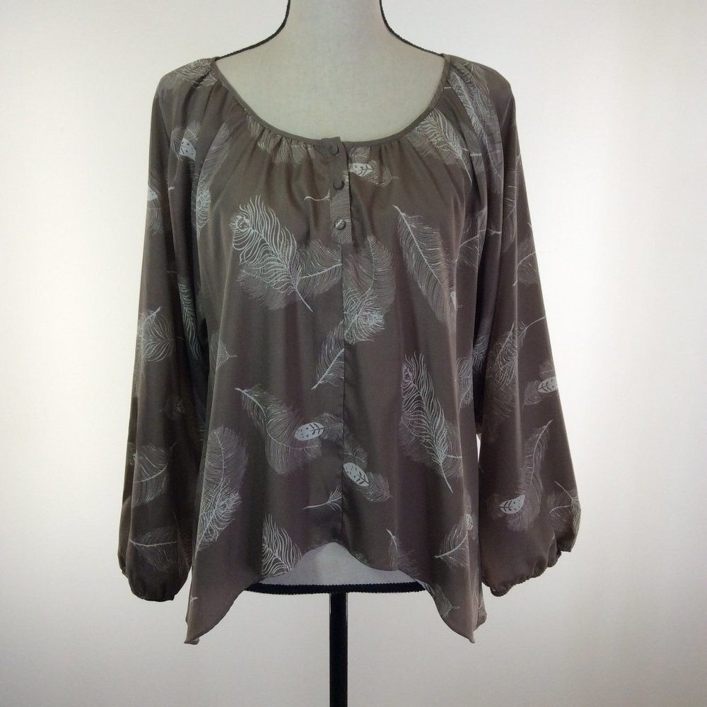 WILLI Smith Womens Top Size Medium Feather Pattern
